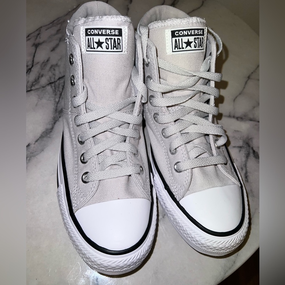 Gray converse Mid Tops, size 9, never worn